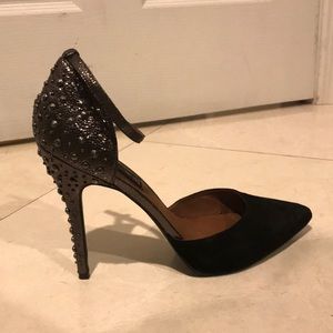Never worn Steve Madden pumps
